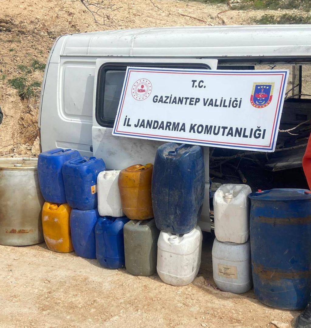 Gaziantep'te akaryakıt çalarken suçüstü yakalanan 2 zanlı tutuklandı