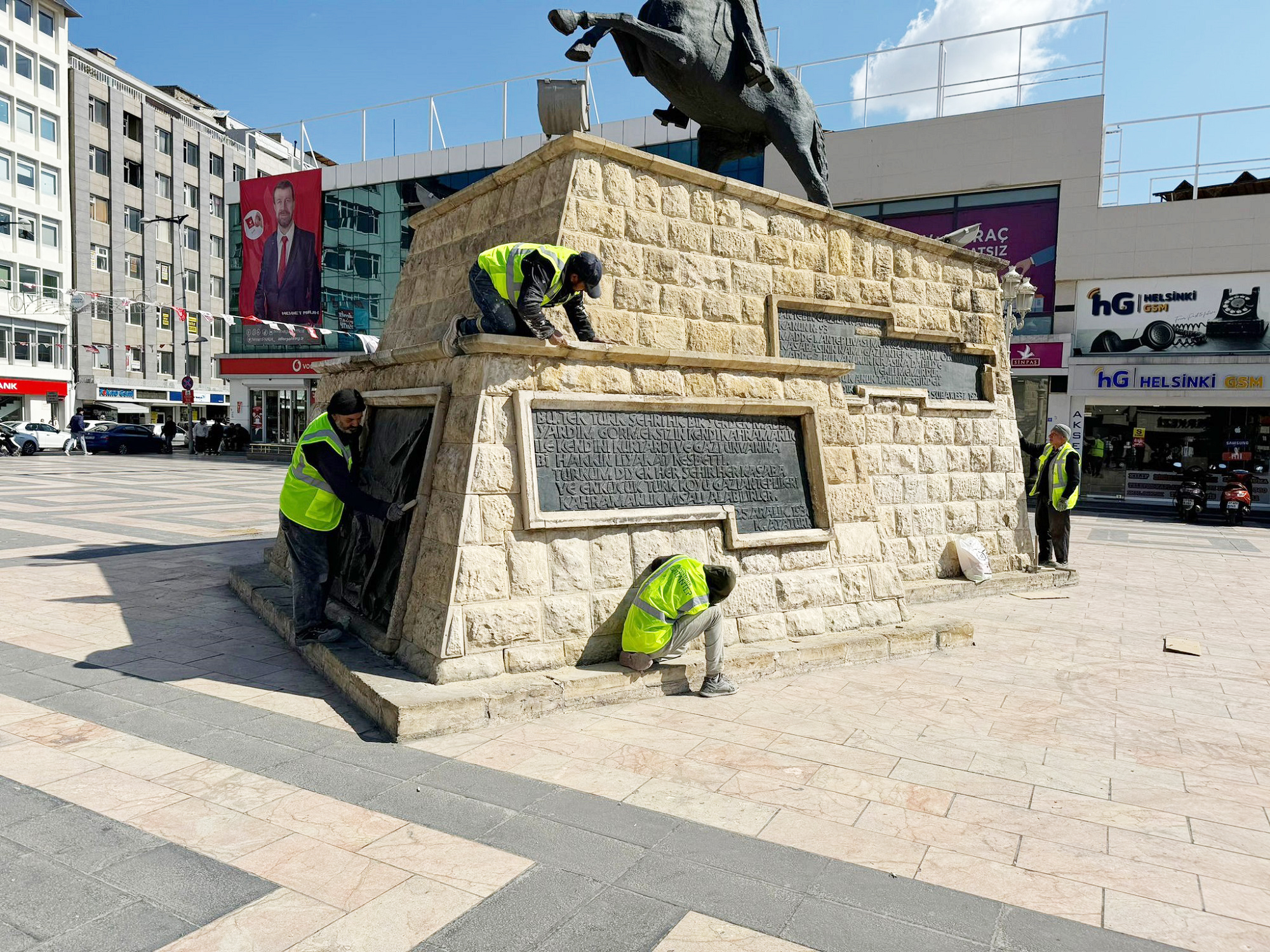 GAZİANTEP BÜYÜKŞEHİR ATATÜRK ANITI İÇİN HAREKETE GEÇTİ (2)