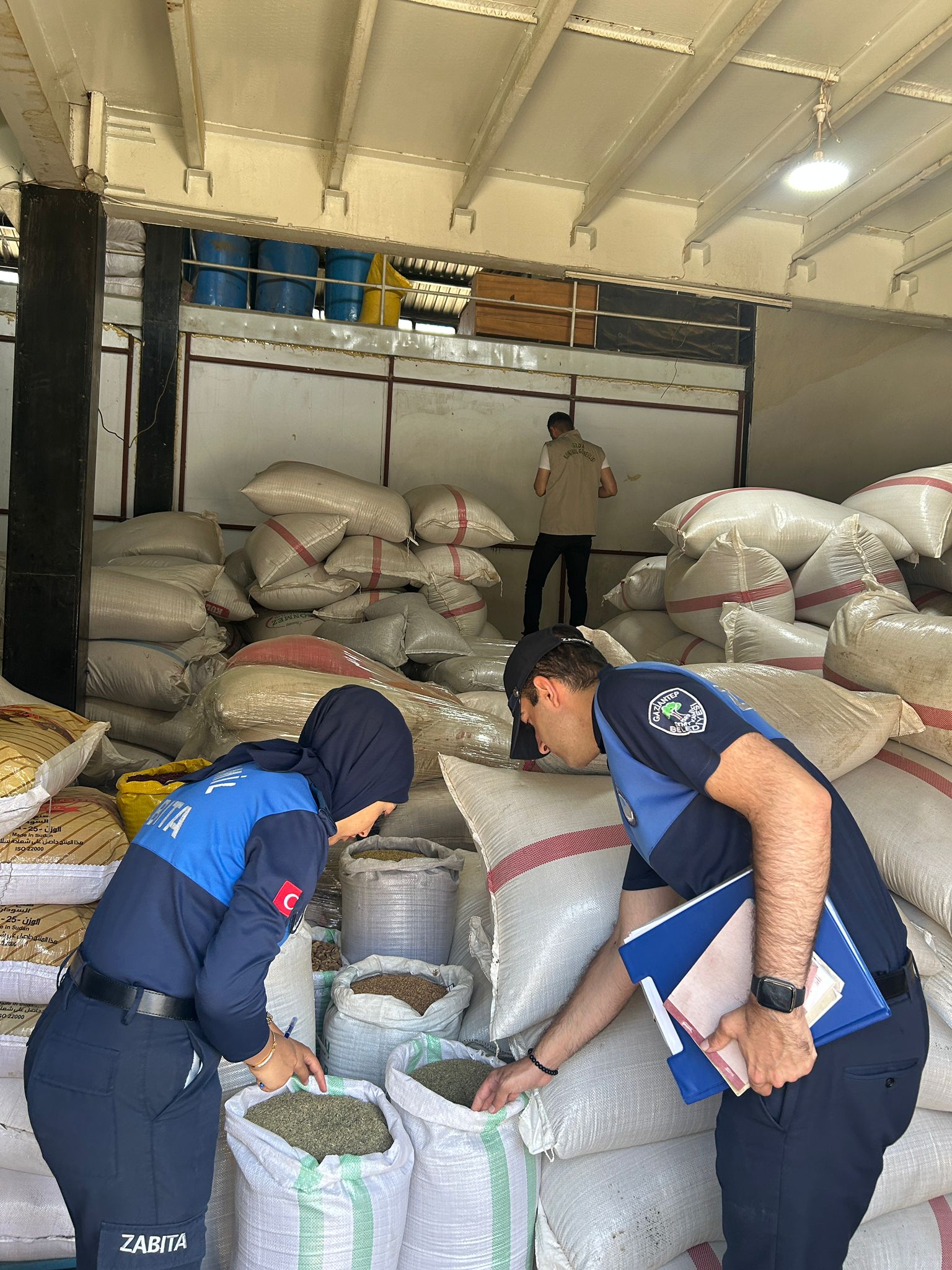 Gaziantep'te kullanılmayacak durumdaki 20 ton gıda imha edildi