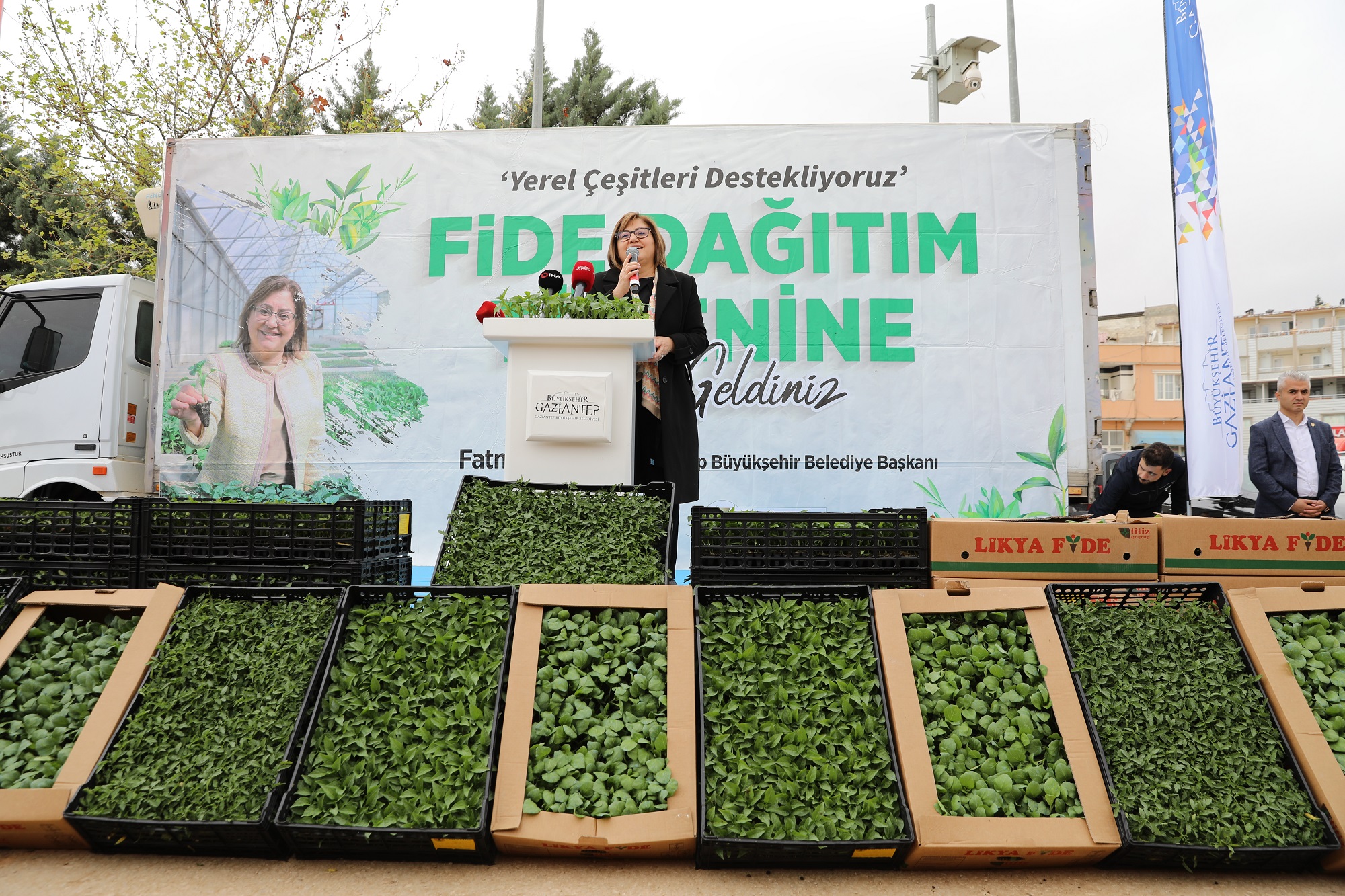 GAZİANTEP BÜYÜKŞEHİR İLE ÇİFTÇİNİN YÜZÜ GÜLÜYOR TARIMA DESTEK ARTARAK SÜRÜYOR (1)