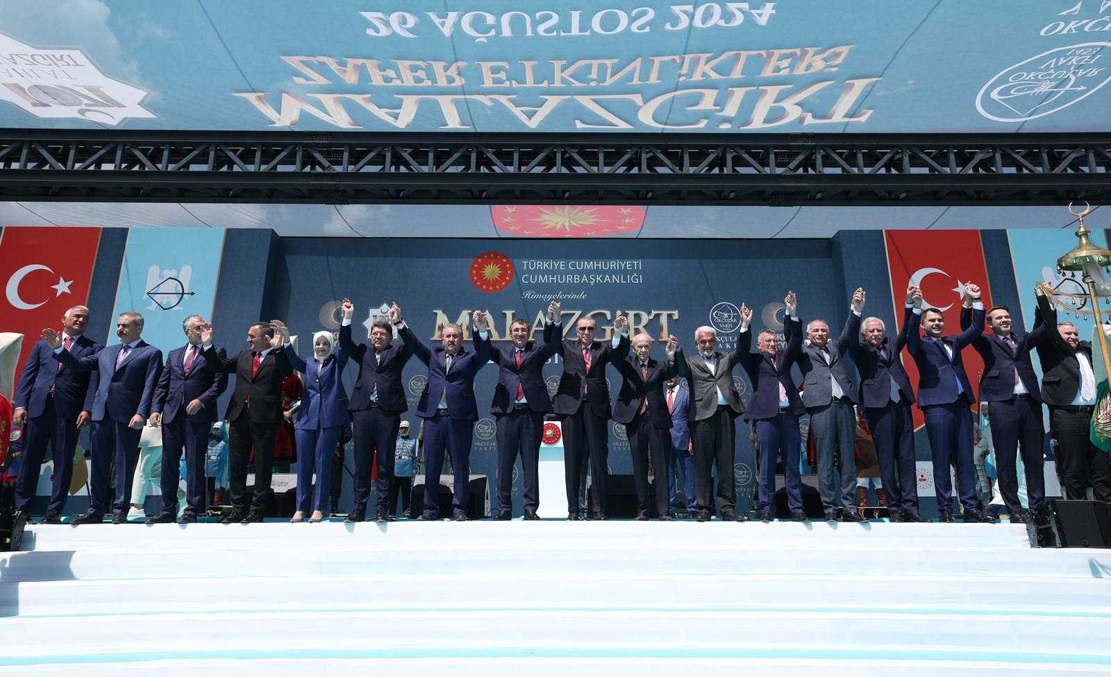 AK Parti Gaziantep teşkilatı Ahlat'a 27 otobüsle katıldı