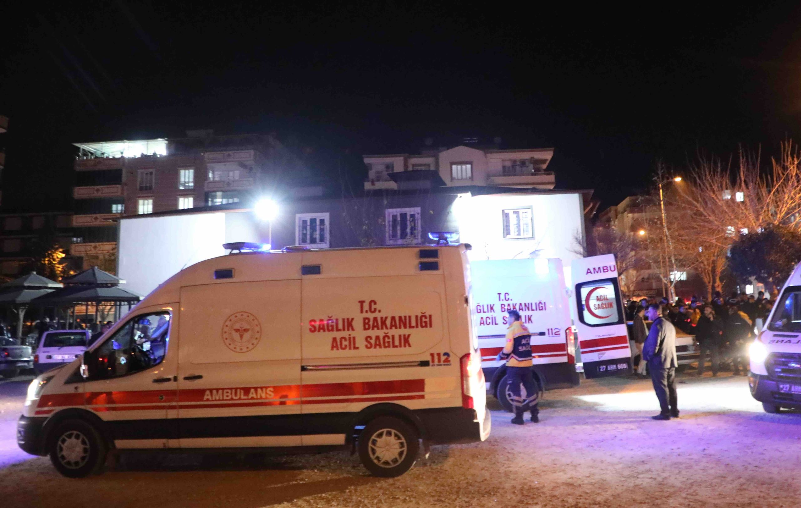Gaziantep'te taziye evinde 2 kişiyi öldüren, 4 kişiyi yaralayan zanlı kaçtı