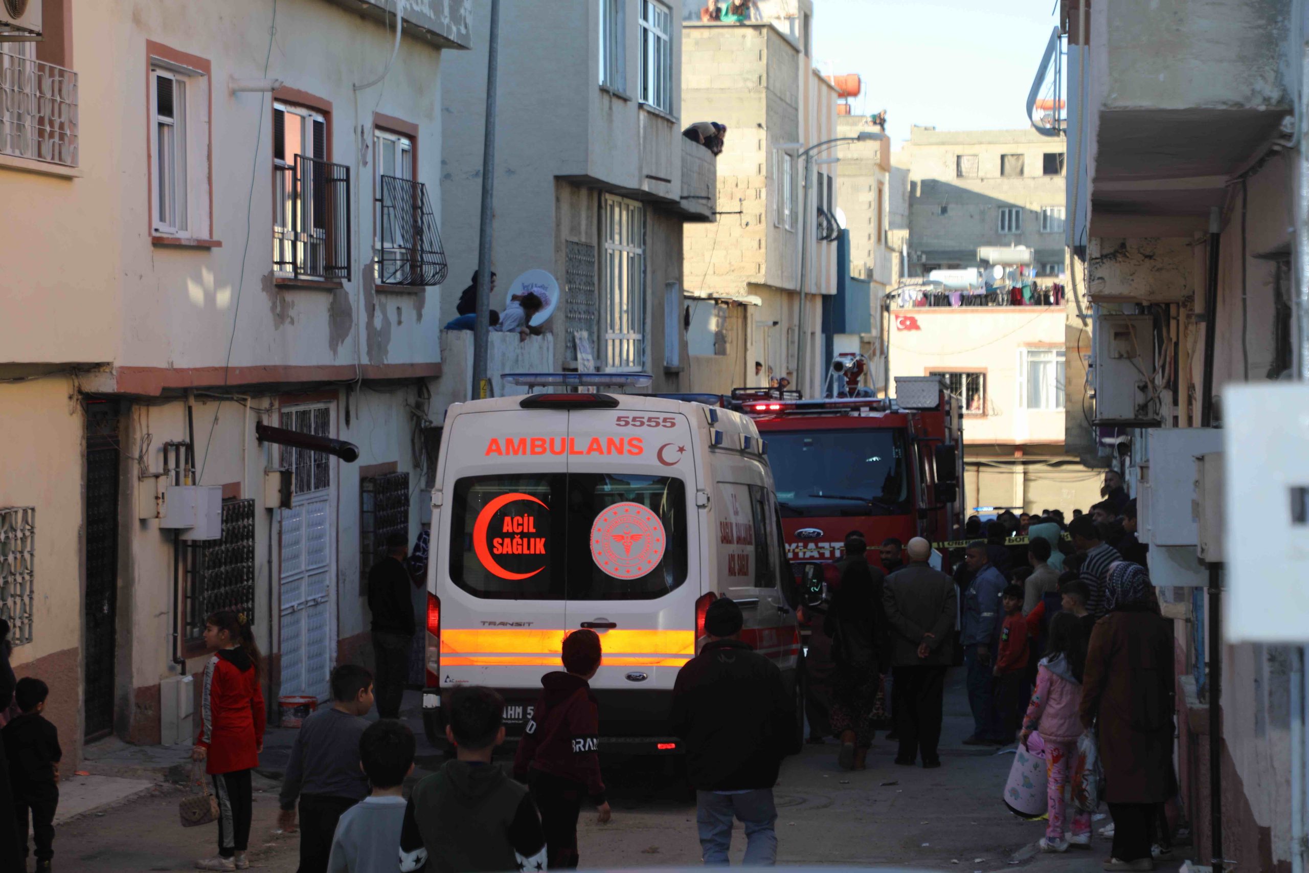 Gaziantep'te iki katlı evde çıkan yangında iki kardeş hayatını kaybetti
