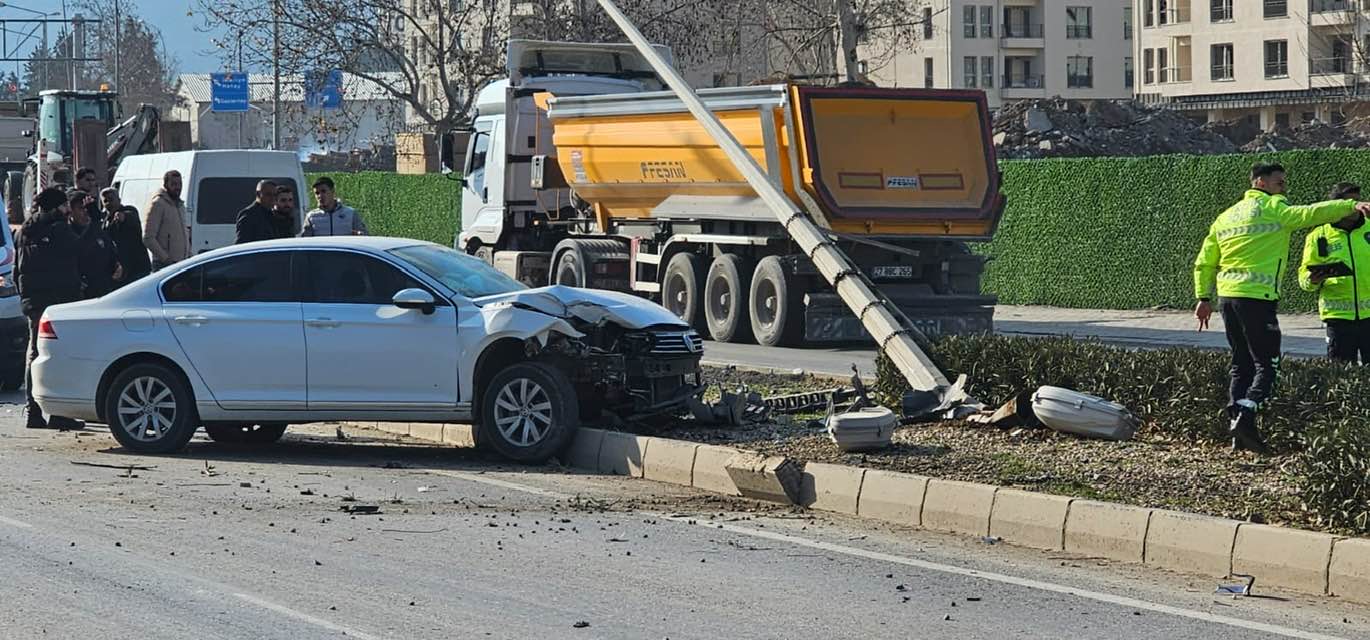 Gaziantep'te iki ayrı trafik kazasında 2 kişi yaralandı