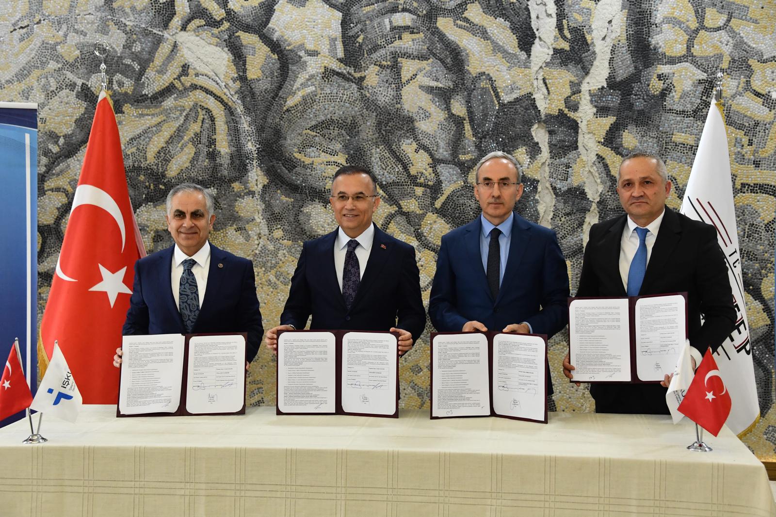 Gaziantep'te üniversite öğrencilerine yönelik "Gençlik Programı" protokolü imzalandı 5 Gaziantep'te üniversite öğrencilerine yönelik "Gençlik Programı" protokolü imzalandı