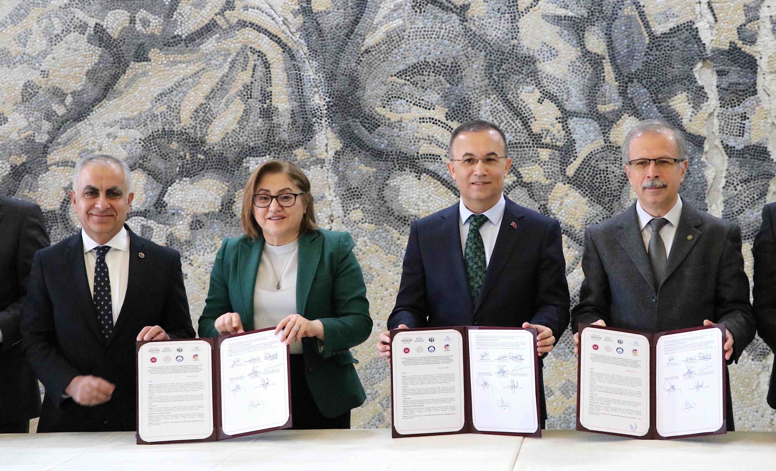 Gaziantep'te "Sosyopark Beş Boyutlu Gelecek Gaziantep" için protokol imzalandı 43 Gaziantep'te "Sosyopark Beş Boyutlu Gelecek Gaziantep" için protokol imzalandı