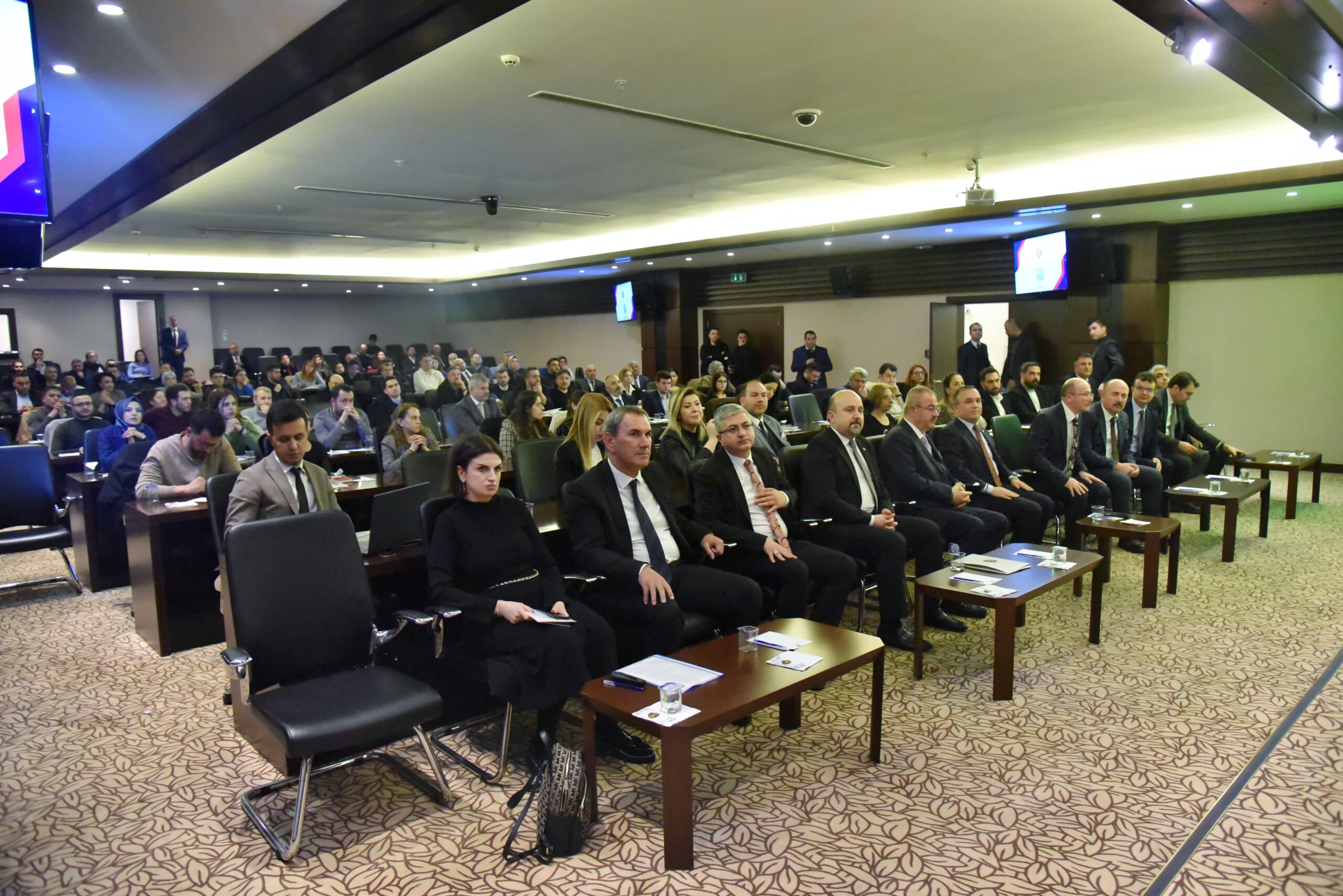 GSO’DA SAĞLIK VE MEDİKAL ÜRÜNLERİ TEDARİKÇİ GÜNLERİ TOPLANTISI GERÇEKLEŞTİRİLDİ 3 GENEL FOTO 2