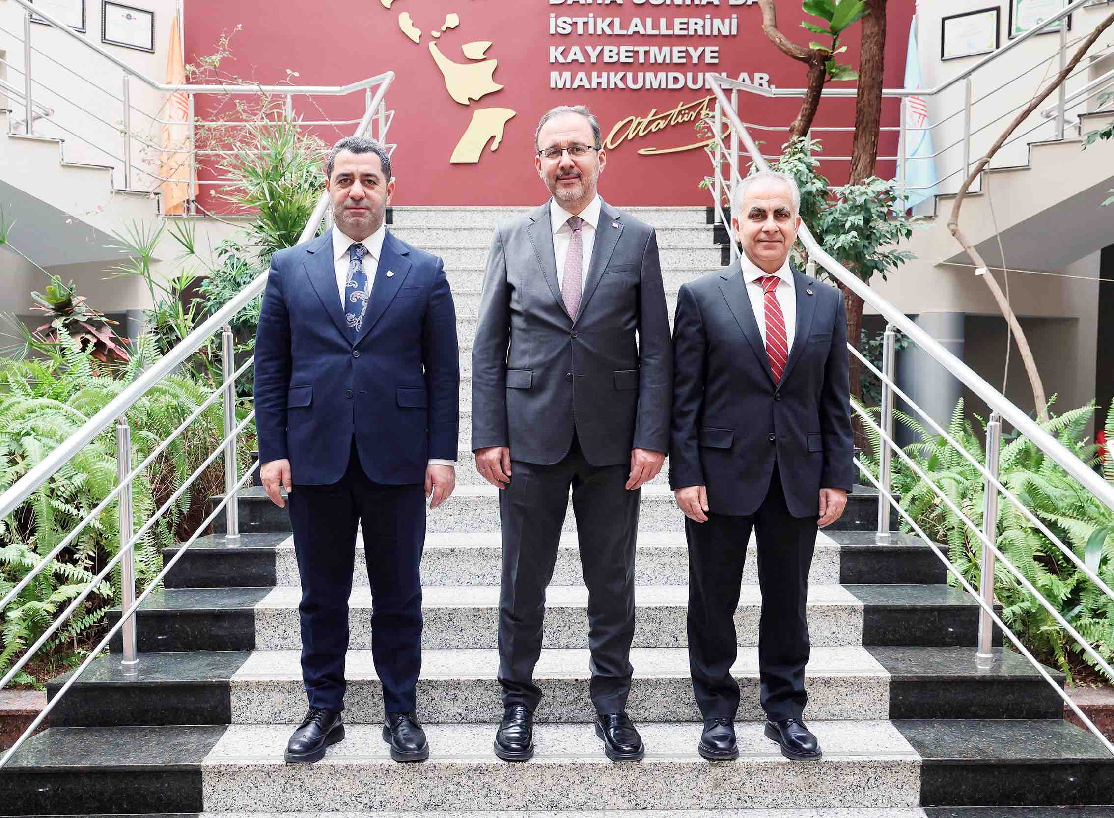 KASAPOĞLU VE BOZGEYİK’TEN REKTÖR DOĞAN’A ZİYARET-1 (3) kopya