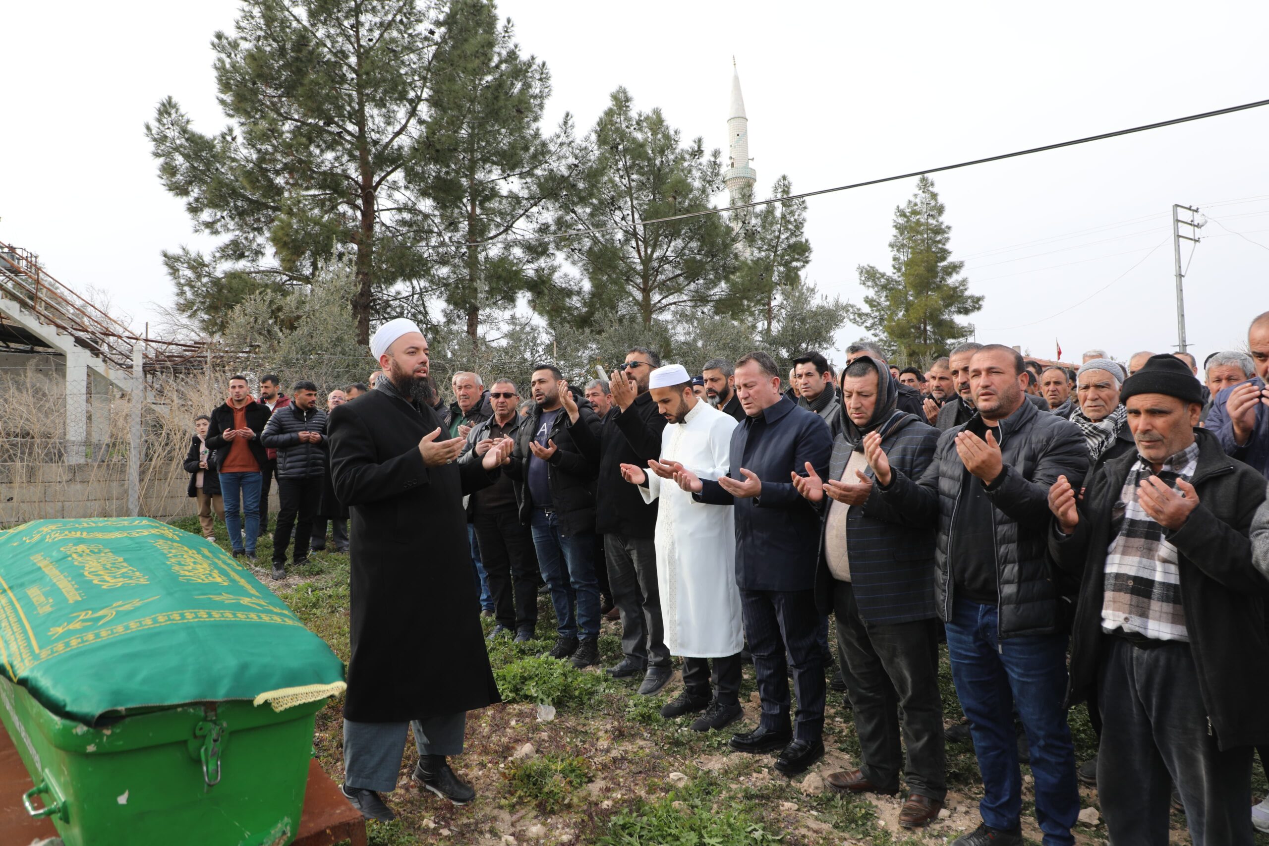 Gaziantep'te yakıt tankerinin patlaması sonucu 2 kişi öldü, 3 kişi yaralandı 5 Gaziantep'te yakıt tankerinin patlaması sonucu 2 kişi öldü, 3 kişi yaralandı