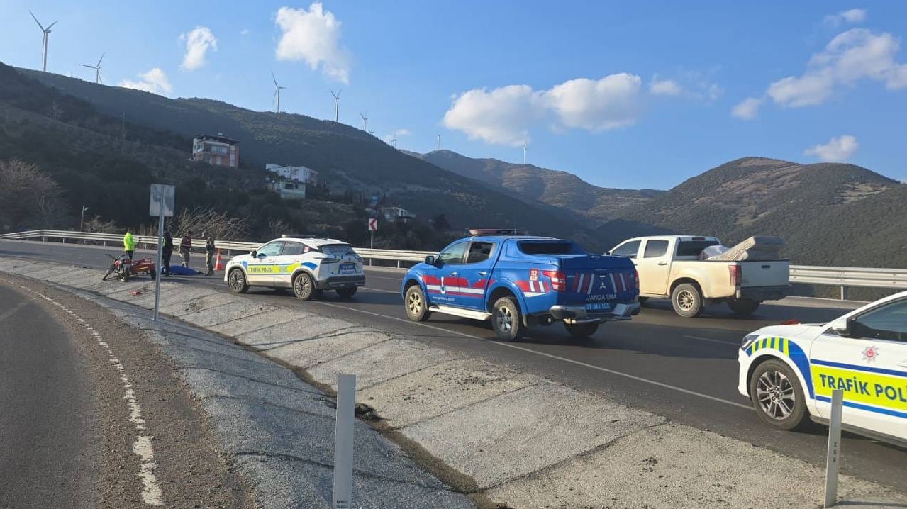 Gaziantep'te motosikletle otomobilin çarpışması sonucu 1 kişi öldü, 1 kişi yaralandı 42 Gaziantep'te motosikletle otomobilin çarpışması sonucu 1 kişi öldü, 1 kişi yaralandı