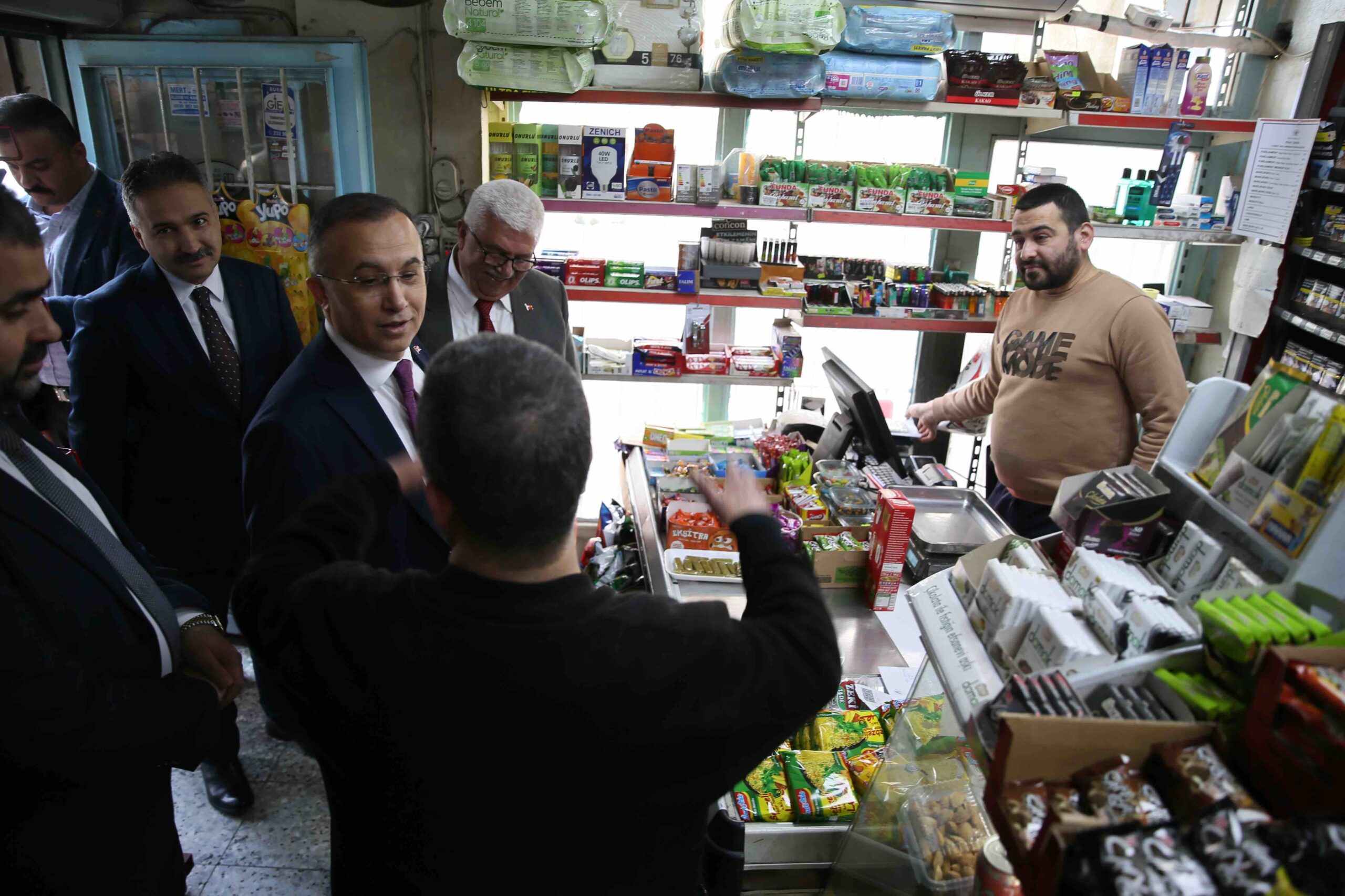 Gaziantep'te "Bakkal Kart" ile aileler ihtiyaçlarını gideriyor