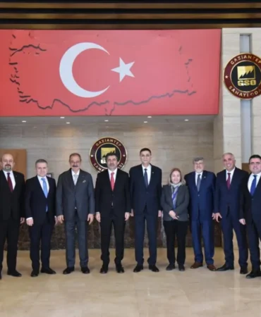 Ziraat Bankası Genel Müdürü Alpaslan Çakar, Gaziantepli sanayicilerle buluştu 117 AA-20250320-37400740-37400739-ZIRAAT_BANKASI_GENEL_MUDURU_ALPASLAN_CAKAR_GAZIANTEPLI_SANAYICILERLE_BULUSTU