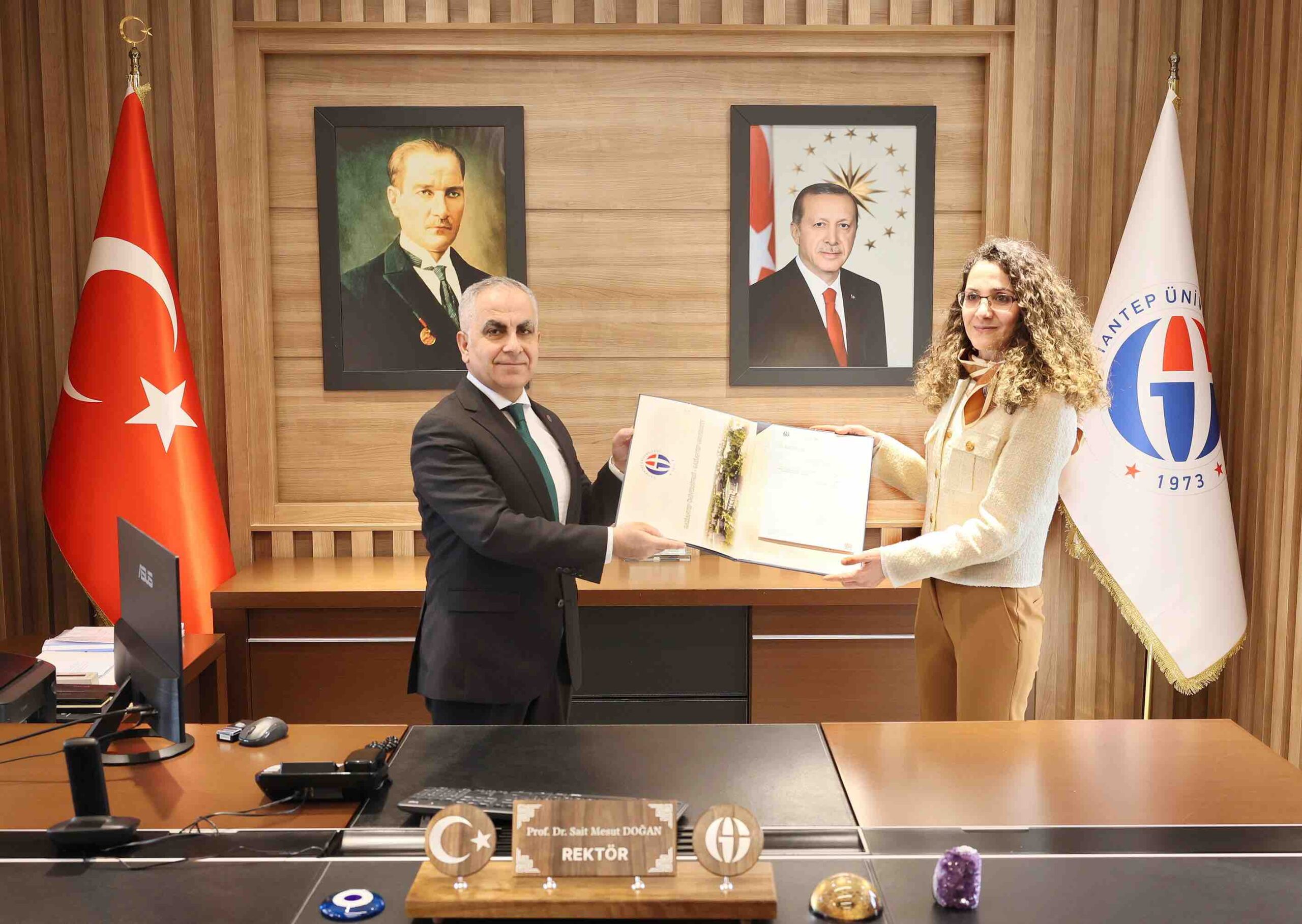 GAÜN’DE İLETİŞİM FAKÜLTESİ’NE DEKAN ATAMASI GERÇEKLEŞTİ kopya