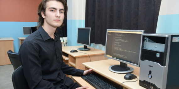 Batmanlı öğrenciler ALS hastalarının iletişim kurmaları için mobil uygulama geliştirdi