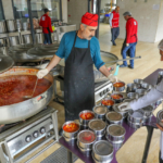 Diyarbakır'da Türk Kızılay Aşevi'nde ramazanda ihtiyaç sahipleri için yemek hazırlanıyor 8 Diyarbakır'da Türk Kızılay Aşevi'nde ramazanda ihtiyaç sahipleri için yemek hazırlanıyor
