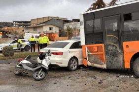 Gaziantep'te 4 aracın karıştığı kazada 12 kişi yaralandı