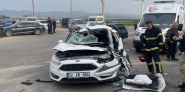 Gaziantep'te otomobil ile iş makinesinin çarpıştığı kazada 1 kişi öldü, 4 kişi yaralandı 44 Gaziantep'te otomobil ile iş makinesinin çarpıştığı kazada 1 kişi öldü, 4 kişi yaralandı