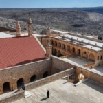 Güneydoğu'nun şiirsel kentlerinden Mardin'de ziyaretçiler zamanın izini sürüyor 12 Güneydoğu'nun şiirsel kentlerinden Mardin'de ziyaretçiler zamanın izini sürüyor