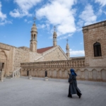Güneydoğu'nun şiirsel kentlerinden Mardin'de ziyaretçiler zamanın izini sürüyor 34 Güneydoğu'nun şiirsel kentlerinden Mardin'de ziyaretçiler zamanın izini sürüyor