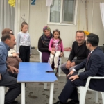 Nurdağı Kaymakamı Erciyas afetzedelerle bayramlaştı 4 Nurdağı Kaymakamı Erciyas afetzedelerle bayramlaştı