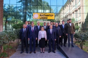 thumbnail-gaziantep-buyuksehir-ogrencileri-gelecege-hazirliyor-1745441092.webp.webp