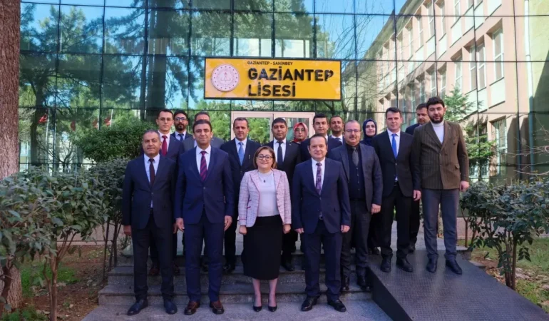 Gaziantep Büyükşehir, öğrencileri geleceğe hazırlıyor 7 thumbnail-gaziantep-buyuksehir-ogrencileri-gelecege-hazirliyor-1745441092.webp.webp