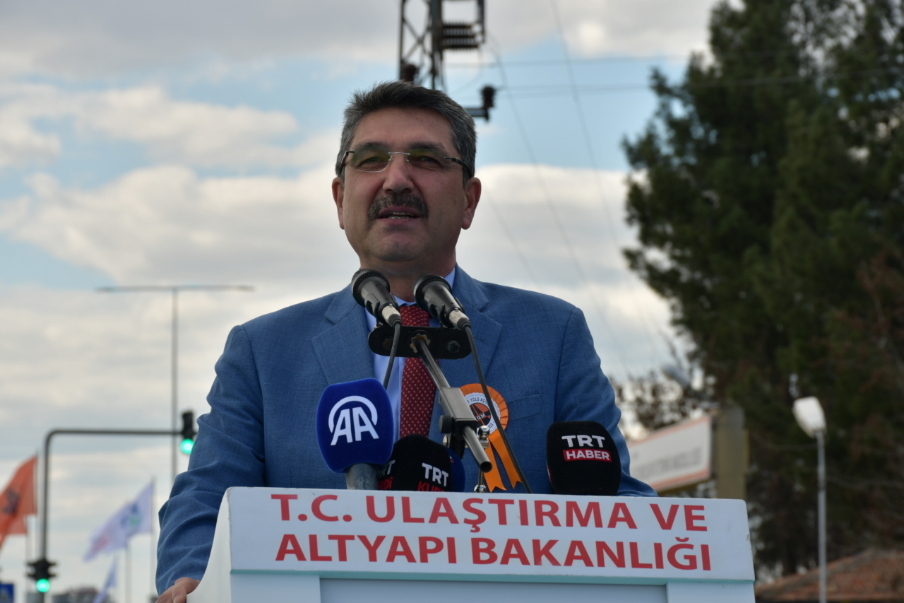 Ulaştırma ve Altyapı Bakanı Uraloğlu, Batman-Hasankeyf yolunun açılışında konuştu