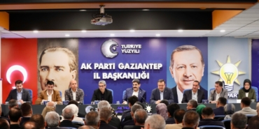AK Parti Genel Merkez Teşkilat Başkan Yardımcısı Aksu, partisinin Gaziantep İl Başkanlığını ziyaret etti