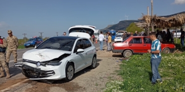 Gaziantep'te iki otomobilin çarpıştığı kazada 7 kişi yaralandı