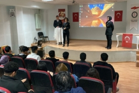 Gaziantep'te jandarma öğrencilere mesleğini tanıttı