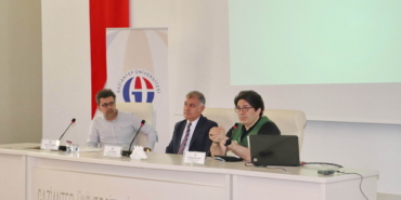 Gaziantep'te Yeşilay ve emniyet işbirliğinde bağımlılık söyleşisi
