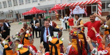 Nizip ilçesinde 23 Nisan Ulusal Egemenlik ve Çocuk Bayramı kutlandı