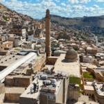 Tarihi kent Mardin'in dokusunu bozan betonarme binaların yıkımına yeniden başlandı 9 Tarihi kent Mardin'in dokusunu bozan betonarme binaların yıkımına yeniden başlandı