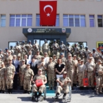 Gaziantep'te 33 engelli bir günlük askerlik sevinci yaşadı 5 Gaziantep'te 33 engelli bir günlük askerlik sevinci yaşadı