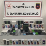 Gaziantep'te 89 gümrük kaçağı cep telefonu ele geçirildi 4 Gaziantep'te 89 gümrük kaçağı cep telefonu ele geçirildi