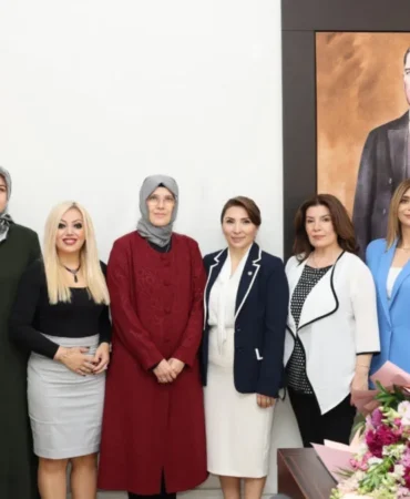 Anneler Günü Arifesinde Anlamlı Buluşma: Kadınlar El Ele, Yürek Yüreğe 97 resim