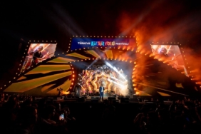 Şarkıcı Bayhan, Şanlıurfa'da konser verdi