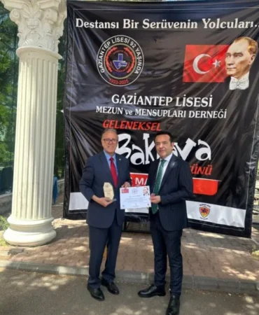 Eczacı Murat Ekmekçi’ye 50. Yıl Mezuniyet Onuru 92 thumbnail-14