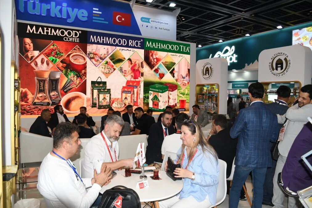 “ALTUNSA VE MAHMOOD İLE GLOBALE İMZAMIZI ATIYORUZ” 1 9 7