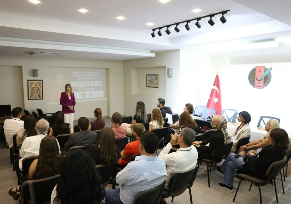 GGC’de Nihan Günay’la Spikerlik ve Diksiyon Eğitimi 6 WhatsApp Image 2025 06 15 at 15.26.21 4