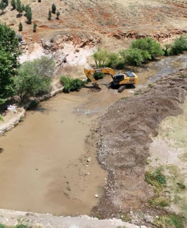 Araban'daki Sıtma Pınar Çayı temizlendi