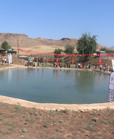 Batman'da restorasyonu tamamlanan balıklı göl turizme açıldı
