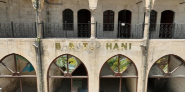 Depremde hasar gören Şanlıurfa'daki tarihi Barutçu Hanı restore ediliyor 7 Depremde hasar gören Şanlıurfa'daki tarihi Barutçu Hanı restore ediliyor