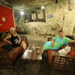 Gaziantep'te 500 yıllık mağara kafede ziyaretçi yoğunluğu yaşanıyor 6 Gaziantep'te 500 yıllık mağara kafede ziyaretçi yoğunluğu yaşanıyor