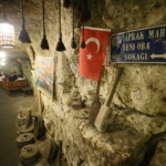 Gaziantep'te 500 yıllık mağara kafede ziyaretçi yoğunluğu yaşanıyor 8 Gaziantep'te 500 yıllık mağara kafede ziyaretçi yoğunluğu yaşanıyor