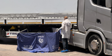 Gaziantep'te tırın çarptığı motosikletteki 2 kişi öldü