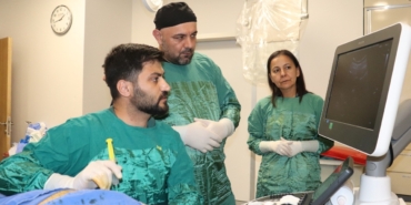 Harran Üniversitesi Hastanesi'nde karaciğer kanseri kapalı yöntemle tedavi edildi 47 Harran Üniversitesi Hastanesi'nde karaciğer kanseri kapalı yöntemle tedavi edildi