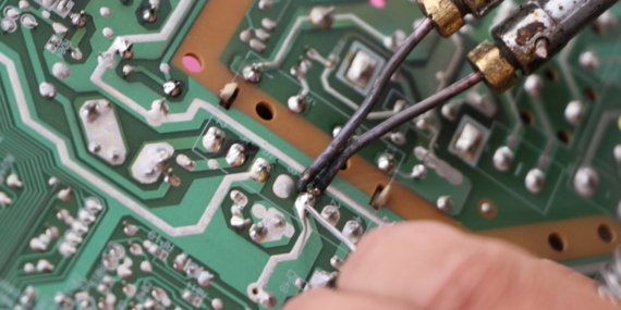 Kilisli televizyon tamircisi 28 yıldır ekranları renklendiriyor