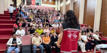 Silopi'de "Koruyucu Aile Olmak" konulu seminer düzenlendi 6 Silopi'de "Koruyucu Aile Olmak" konulu seminer düzenlendi