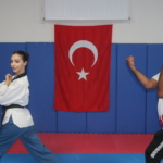 Üç kızını milli sporcu yapan tekvando antrenörü baba gururlu 11 Üç kızını milli sporcu yapan tekvando antrenörü baba gururlu